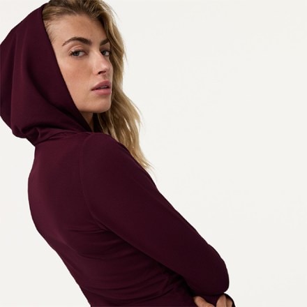 Vuori Halo Fitted Long-Sleeve Hoodie - Women's 4