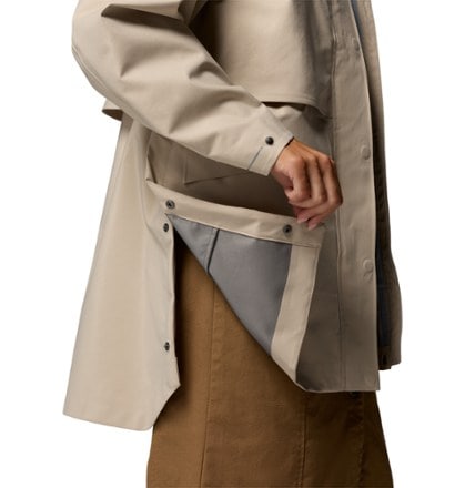 Columbia AmazeRain 3L Rain Shell Jacket - Women's 9