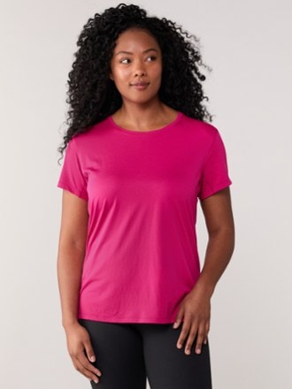 Model info: Height: 5'9" | Chest: 36 DD | Waist: 33 | Wearing size: L