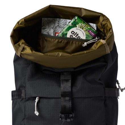 Cotopaxi Consuelo 22 L Daypack 2