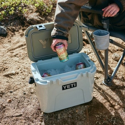 YETI Roadie 15 Cooler 9
