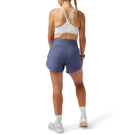 Brooks Chaser 5" Shorts 2.0 - Women's 1