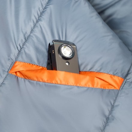 Marmot Trestles Elite Eco 0 Sleeping Bag Stash pocket; lamp not included