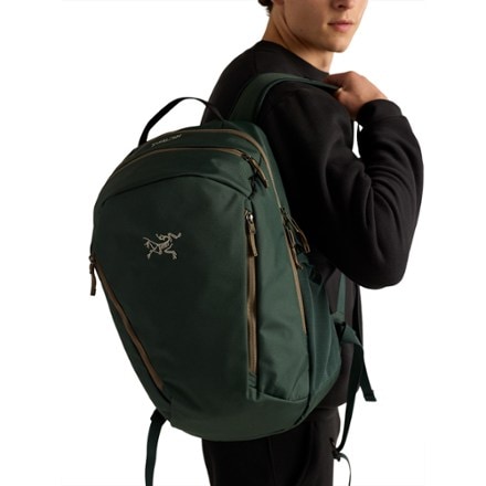 Arc'teryx Mantis 16 Pack 10