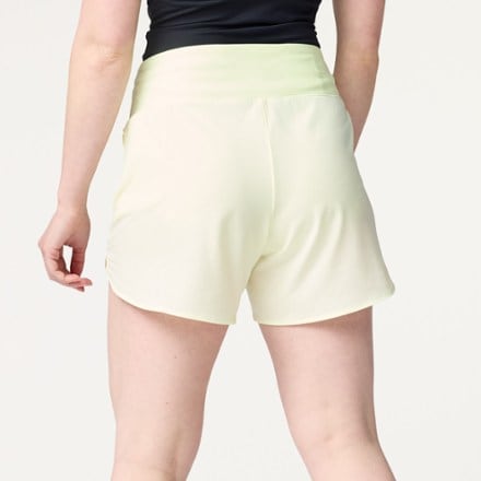Brooks Chaser 5" Shorts 2.0 - Women's 1