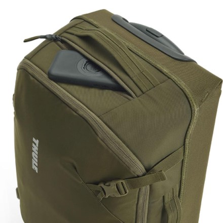Thule EnRoute 2-Wheeled Carry-on 5