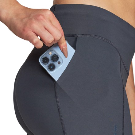 Janji Pace 7" Shorts - Women's Phone not included. 