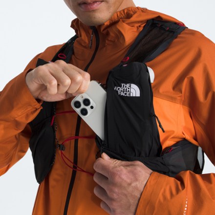 The North Face Summit Series Run Vest 5 Hydration Vest 6