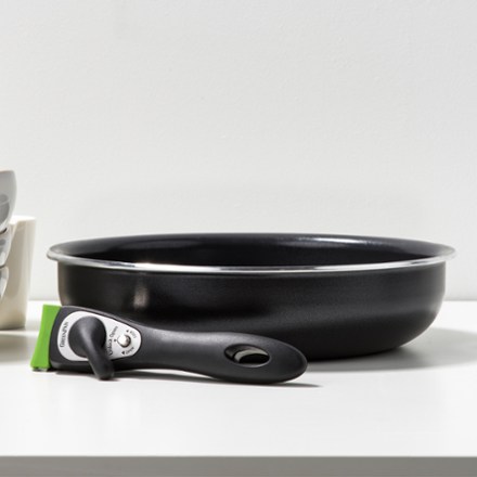 GreenPan Clip Series Ceramic Nonstick Frypan with Removable Handle - 8 in. 1