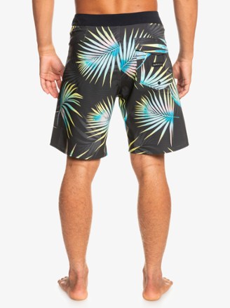Quiksilver Highlite Arch Board Shorts - Men's 19" Outseam 2