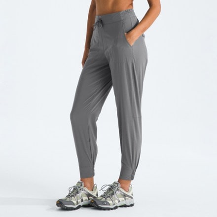 The North Face Never Stop Wearing Joggers - Women's 4