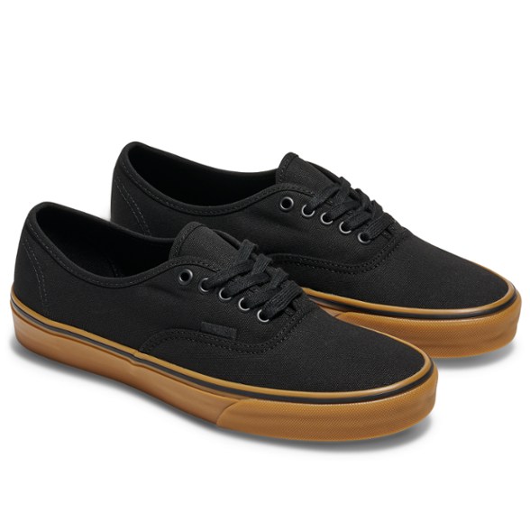 Detail Image of color Black/Black Gum