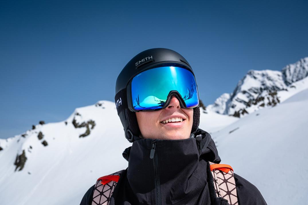 Location Image for 4D MAG XL ChromaPop Photochromic Snow Goggles with Lens Protector