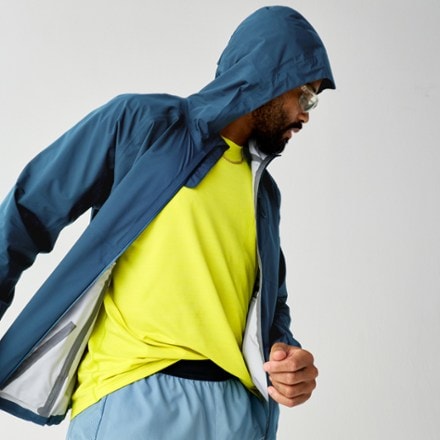 Brooks Canopy Waterproof Jacket - Men's 7