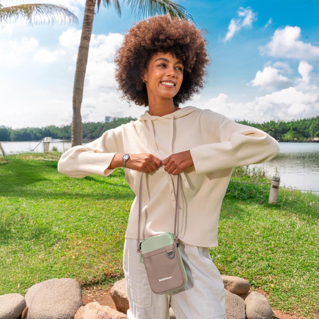 Location Image for Cruz Crossbody Bag