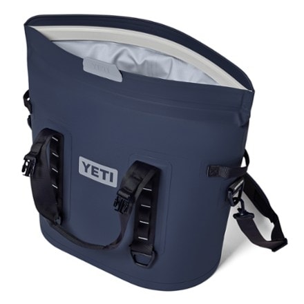 YETI Hopper M30 2.0 Soft Cooler 5