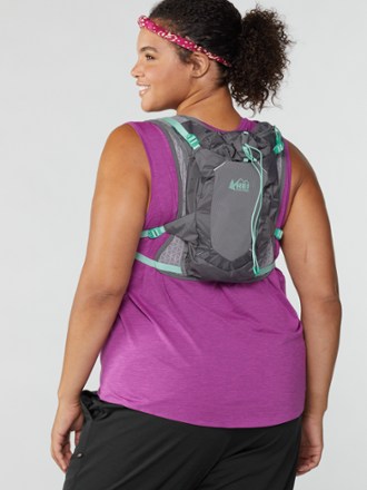 rei hydration pack running
