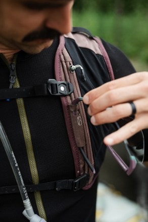 Osprey Escapist Velocity 6 Hydration Vest 7
