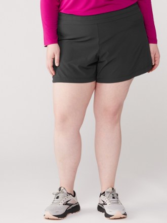 Active Pursuits 4.5" Shorts - Women's Plus Sizes