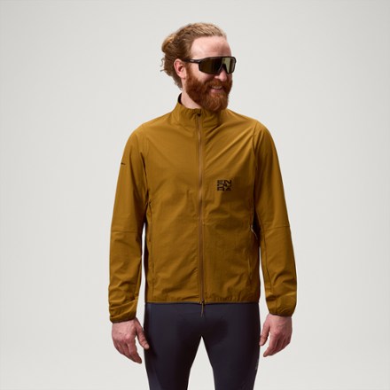Endura Alltrack Ride Packable Cycling Jacket - Men's 1