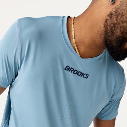 Brooks Dash Cooling T-Shirt - Men's 3