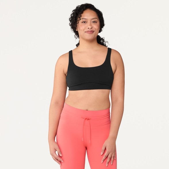 Model info: Height: 5'9" | Chest: 32b | Waist: 30 | Wearing size: M