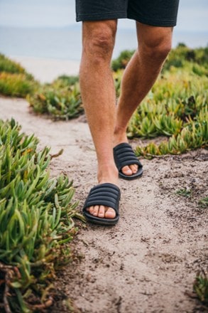 OluKai Men s Sandals REI Co op