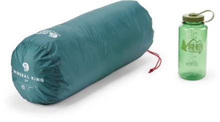 Mountain Hardwear Mineral King 2 Tent with Footprint Stuff sack (32 fl. oz. bottle not included)