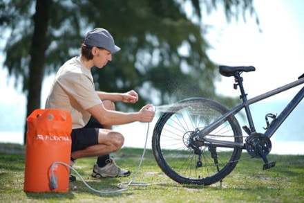 FLEXTAIL Tiny Shower Bucket - 20 Liters 1