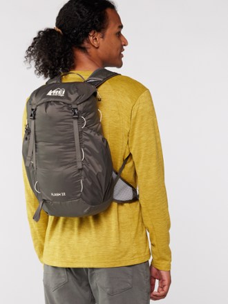 REI Co-op Flash 22 Pack 1