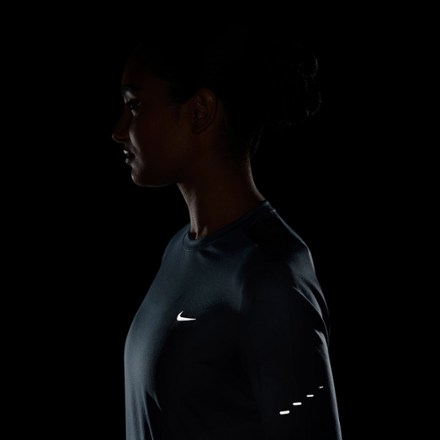 Nike Swift Dri-FIT UV Long-Sleeve Crewneck Top - Women's 3