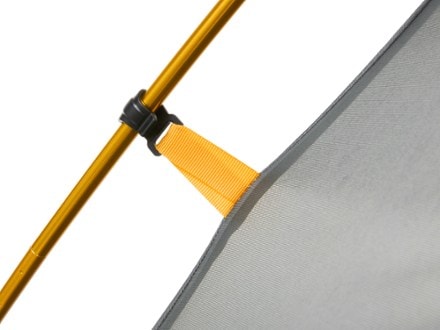 The North Face Stormbreak 3 Tent Pole clips