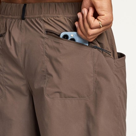 Janji Trekker 6" Shorts - Men's 4