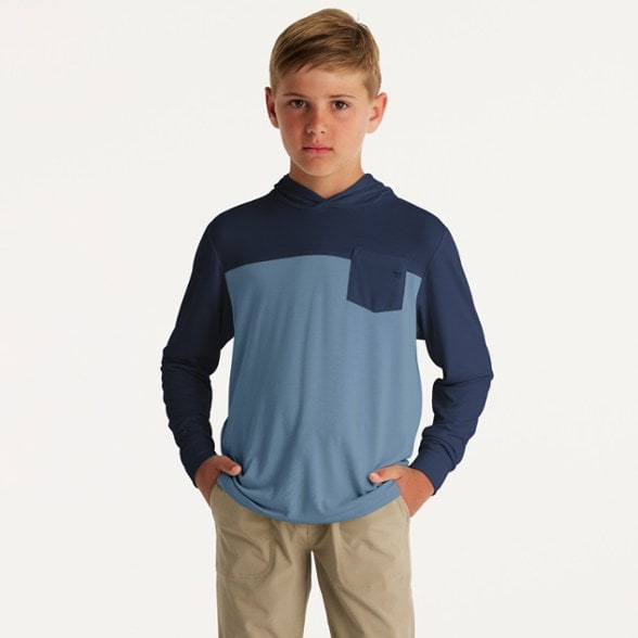 On Body Image of color True Navy/Blue Fog