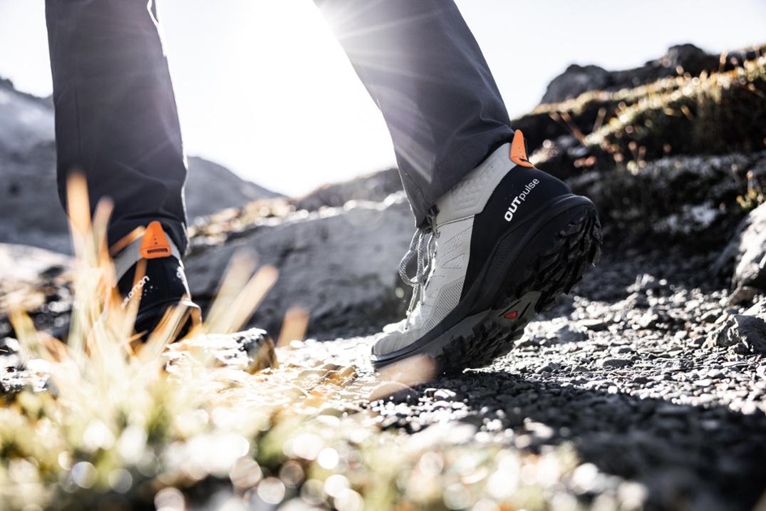 Location Image for OUTpulse Mid GORE-TEX Hiking Boots - Men's