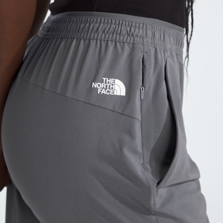 The North Face Wander 2.0 Joggers - Women's 4