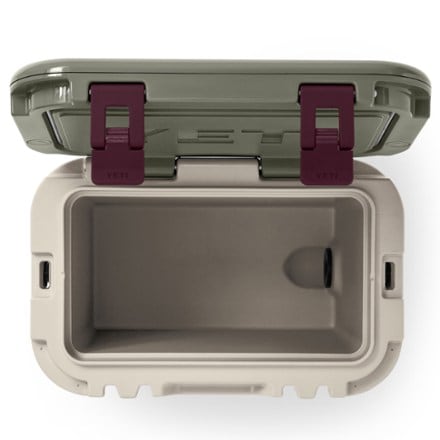 YETI Roadie 15 Hard Cooler 5