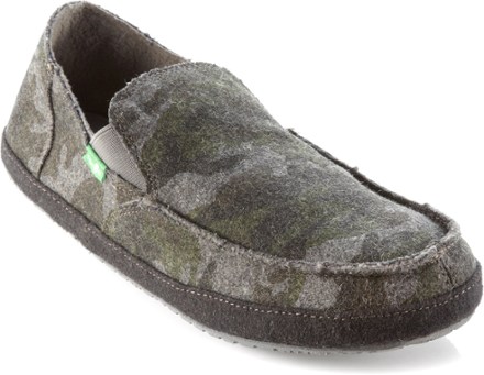 mens camo sanuks