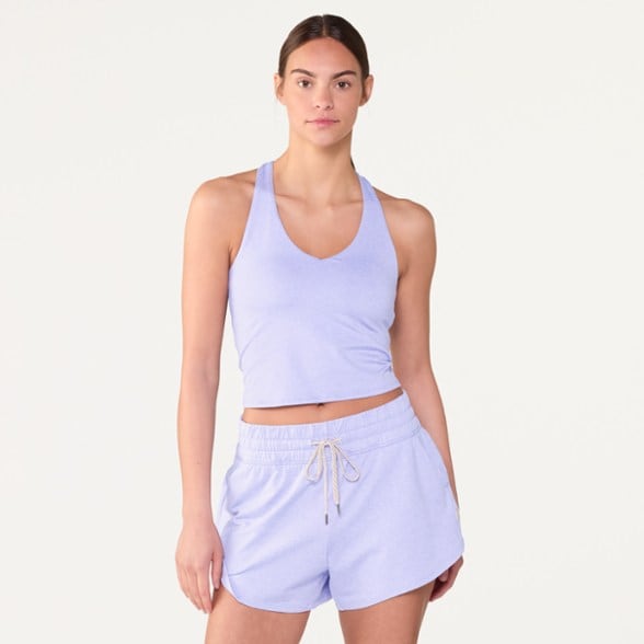 Model info: Height: 5' 9" | Chest: 33" | Wearing size: M