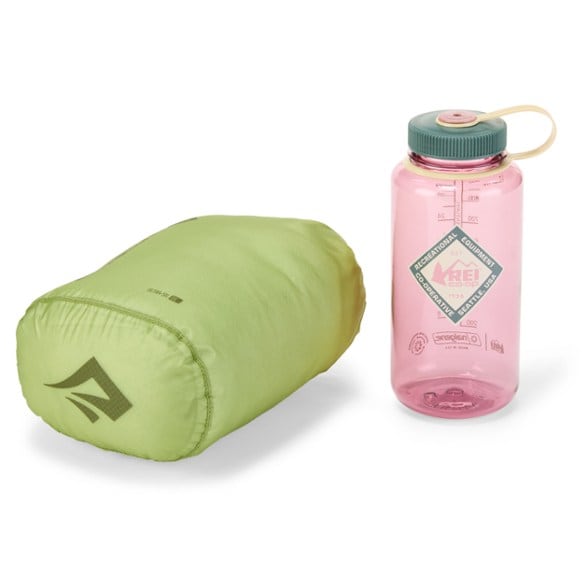 32 fl oz. water bottle not included