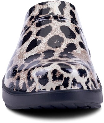OOFOS OOCloog Clogs - Women's 4
