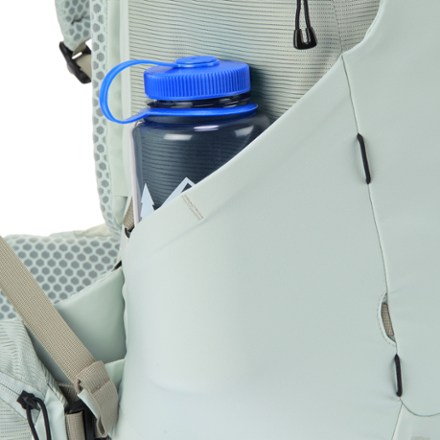 YETI Skala 40 L Pack - Women's Water bottle pocket (Water bottle not included)