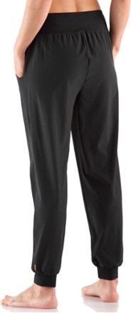women's arise and align mid rise pants