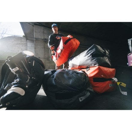 Black Diamond Mission 100 L Duffel Bag 4