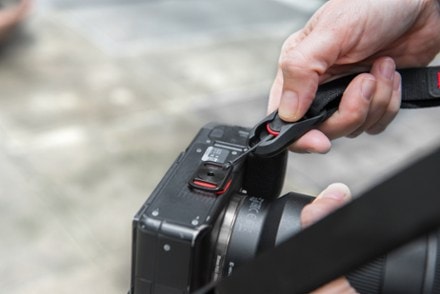 Peak Design Camera Leash In use (Black)