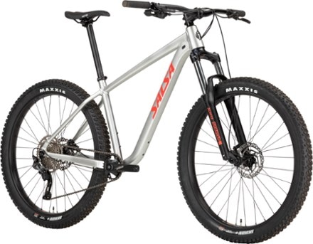 Salsa Rangefinder Advent X 27.5+ Mountain Bike 1