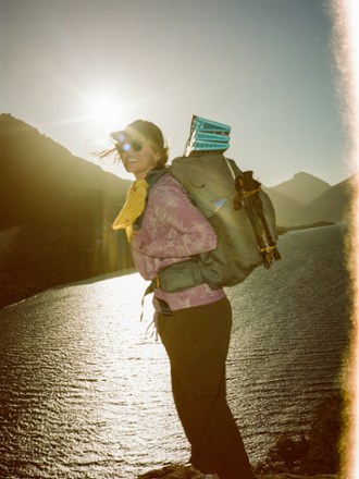 Location Image for Crater Lake Long-Sleeve Hoody - Women's