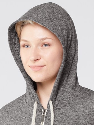Vuori Halo Performance Hoodie 2.0 - Women's 4