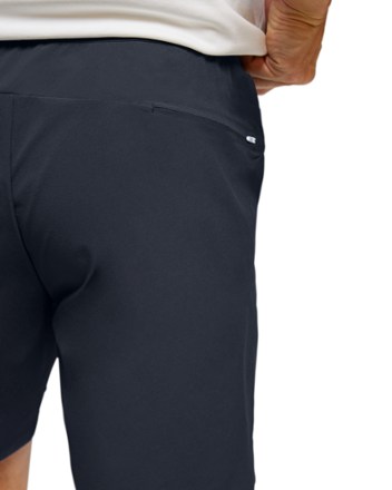 On Performance Hybrid 7.75" Shorts - Men's 6