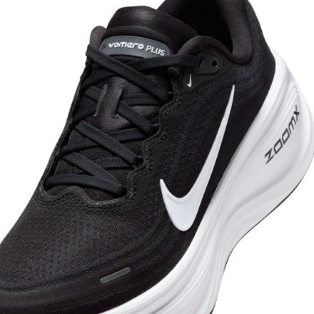 Nike Vomero Plus Road-Running Shoes - Women's 6